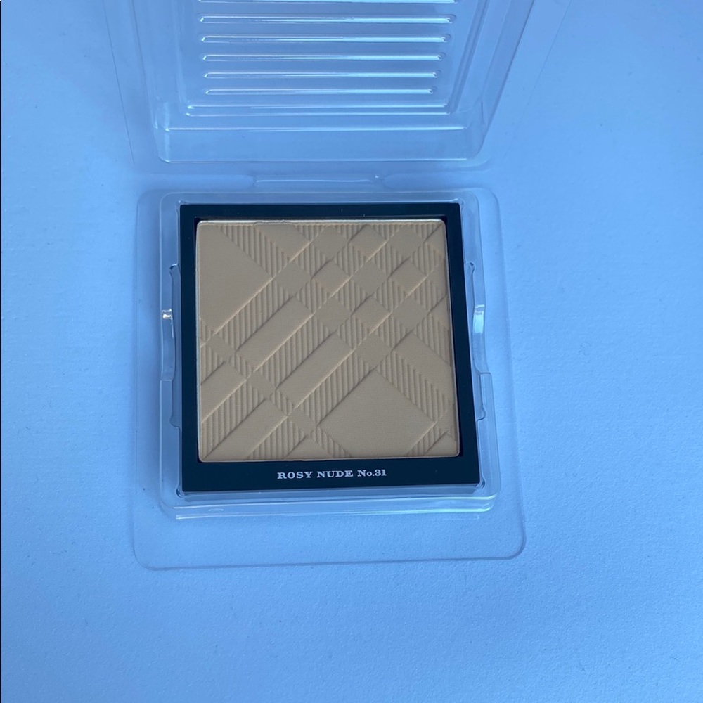 Burberry Rosy Nude No.31 Face Powder